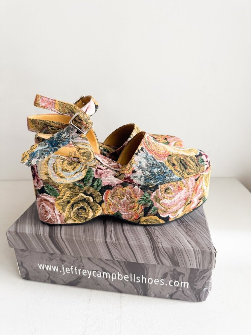 Jeffrey Campbell Floral Tapestry BOHEMIAN Wedge Heels 11 - Picture 4 of 10